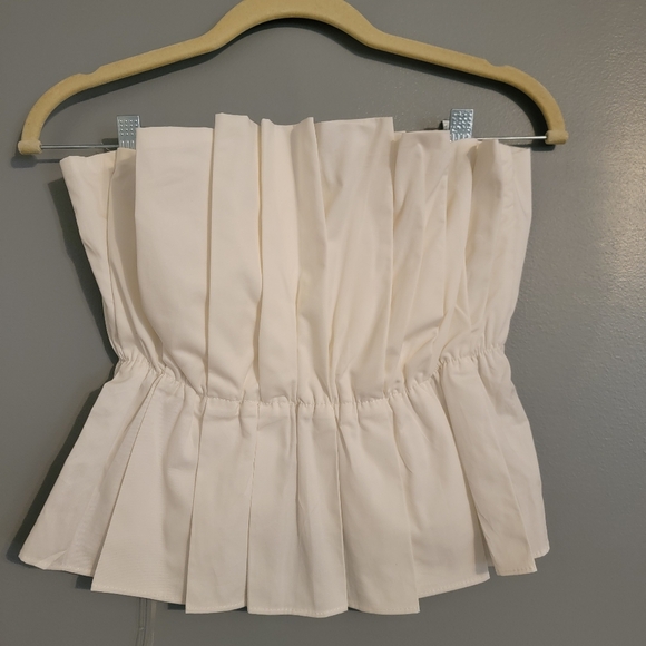 vestique Tops - Vestique "In A Pinch" White Strapless Top